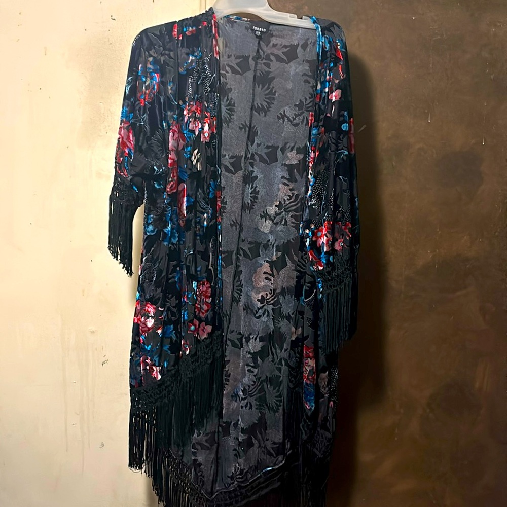 Velvet like material perfect Shaw for any occasion